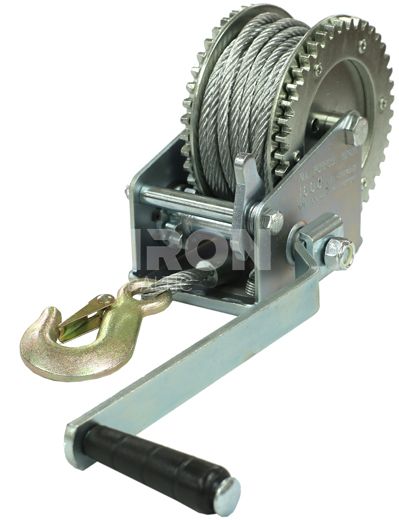 Manual winch: 725 kg / 1600 lbs